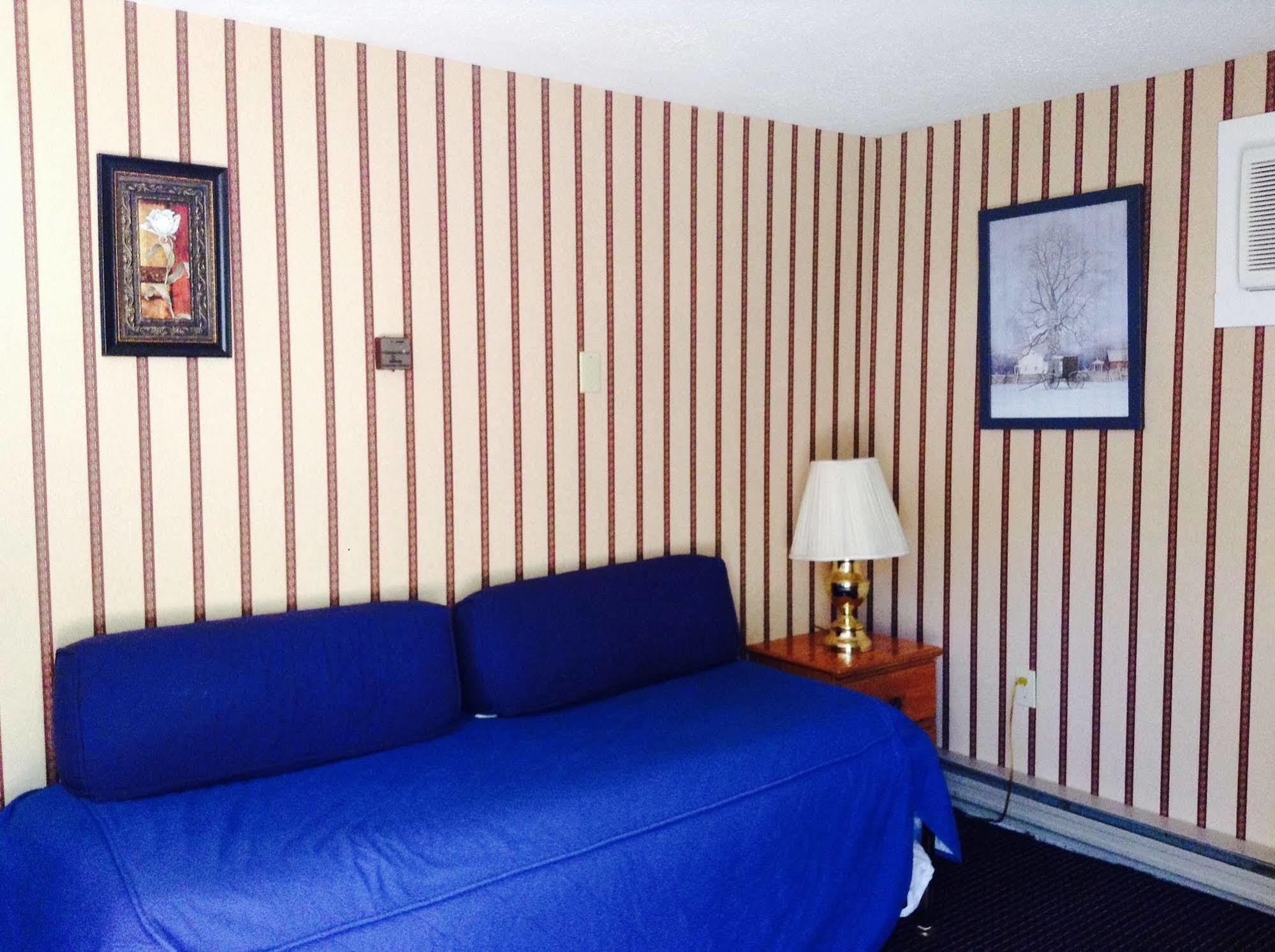 The Villager Motel Bartlett Buitenkant foto